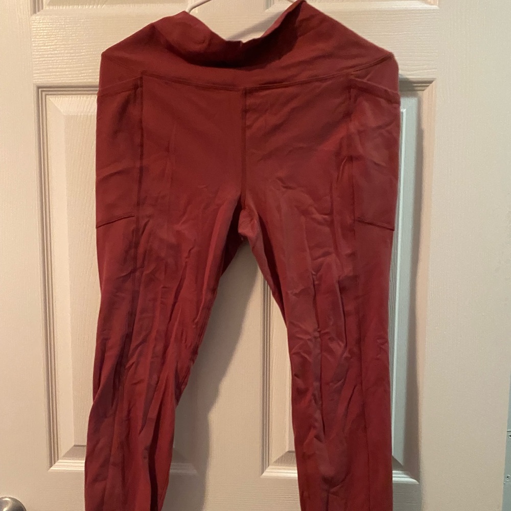 Size large pink spandex leggings. Gently used. Super comfy and soft.